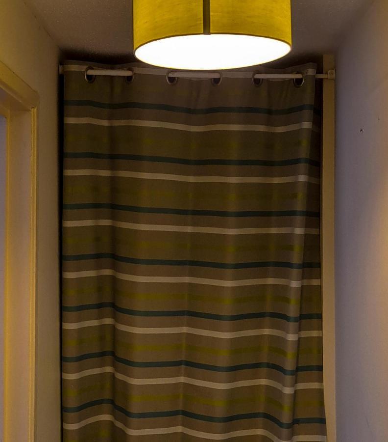 Sw19 - Quiet Split-level 2-bedroom Maisonette With Garden Апартаменты Лондон
