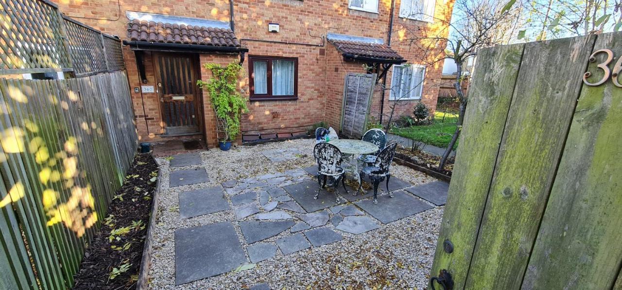 Апартаменты Sw19 - Quiet Split-level 2-bedroom Maisonette With Garden